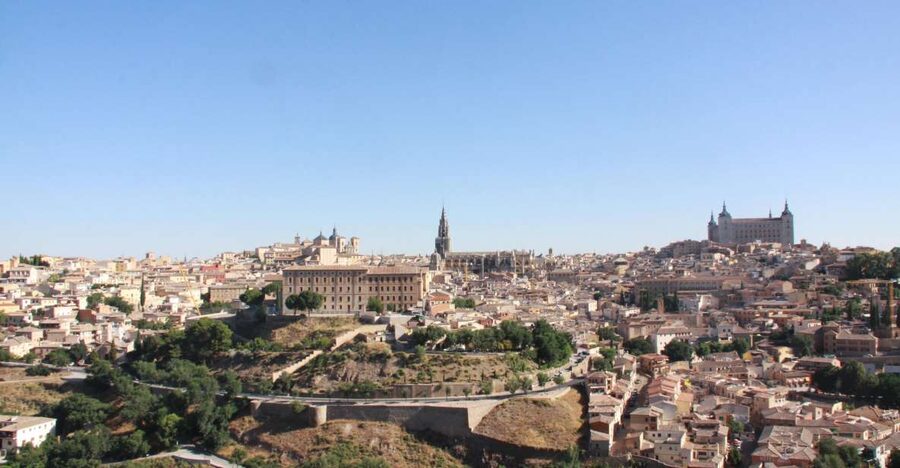 From Madrid: Day Trip to Toledo with Local Guide - From Madrid to Toledo: The AC Coach Ride and Wall-Top Views