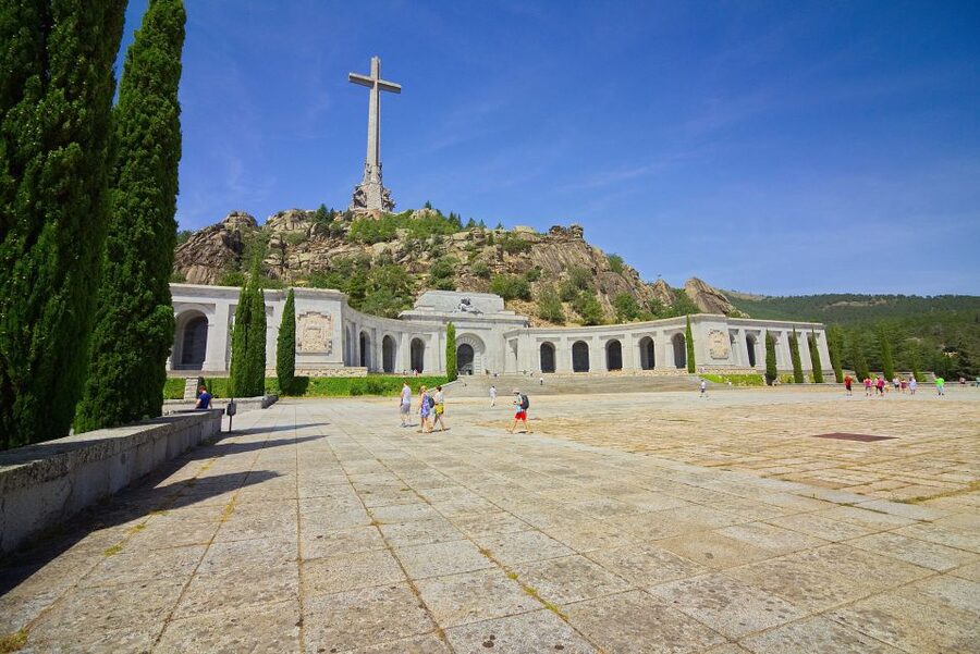 From Madrid: El Escorial and Valley's Basilica Half Day Tour - The Valley of the Fallen: a memorial with a monumental interior