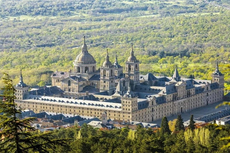 From Madrid: El Escorial, Valle de los Caídos & Segovia Trip - Valle de los Caídos: A Politically Loaded Stop With a Guided Basilica Visit