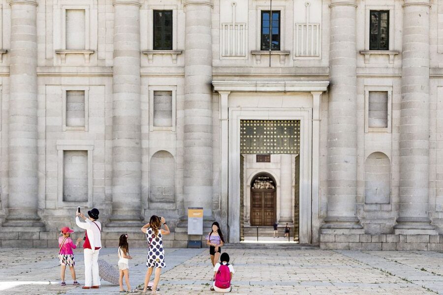 From Madrid: Escorial Monastery & Valley of the Fallen Trip - Meeting the day: from Madrid streets to El Escorial fast