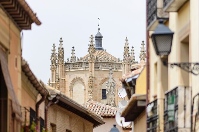 From Madrid: Full-Day Medieval Tour in Toledo and Ávila - Ávila’s walls and old-town pace: three hours in a ring of stone