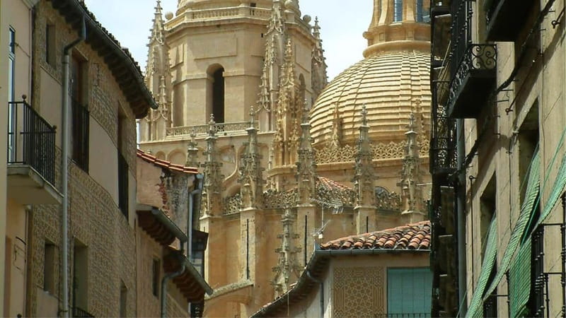 From Madrid: Full Day Trip to Segovia and Toledo - The bus ride out of Madrid: comfort, timing, and one practical warning