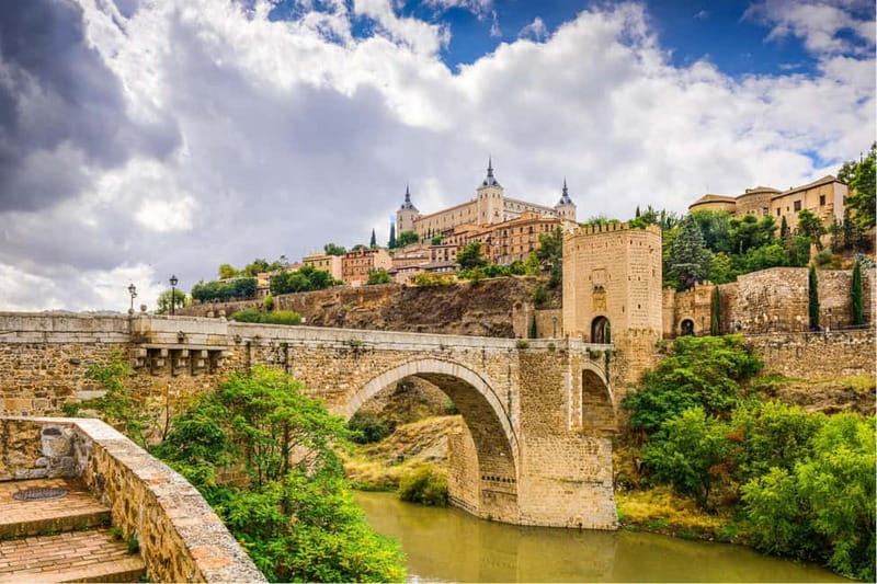 From Madrid: Full Day Trip to Segovia and Toledo - Toledo Cathedral in 20 minutes: what you should focus on first