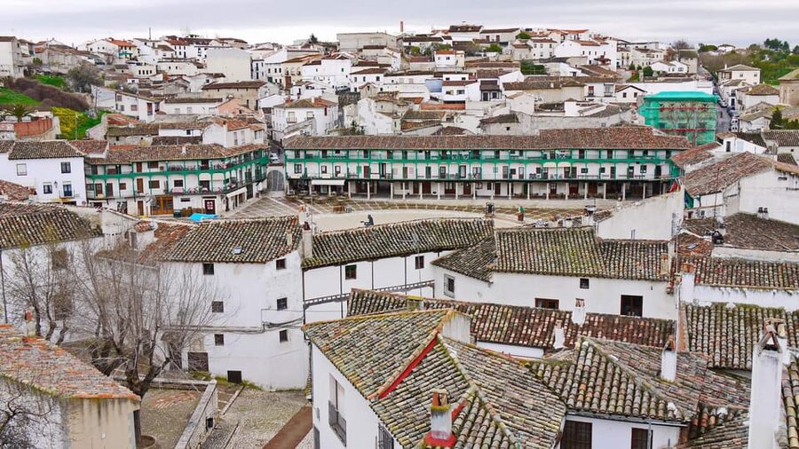 From Madrid: Guided Day Trip to Chinchon, Aranjuez & Toledo - Chinchón (45-Minute Guided Tour): The Plaza Mayor First Rule