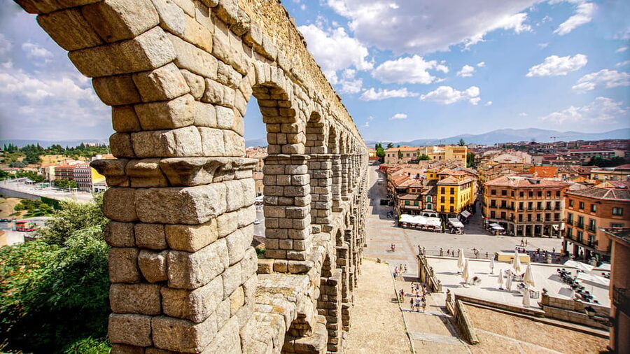From Madrid: Guided Day Trip to Segovia, optional Alcázar - Small Things That Make a Big Difference
