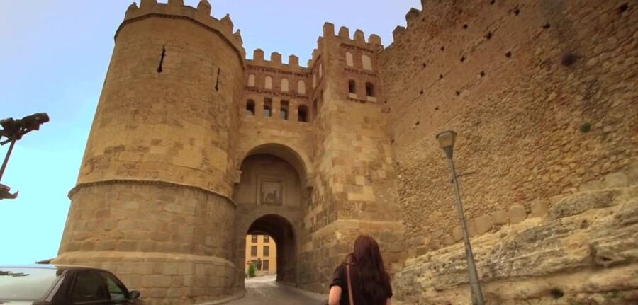 From Madrid: History and Charm of Segovia Full-Day Tour - Alcázar of Segovia: Castle Views and Medieval Storytelling