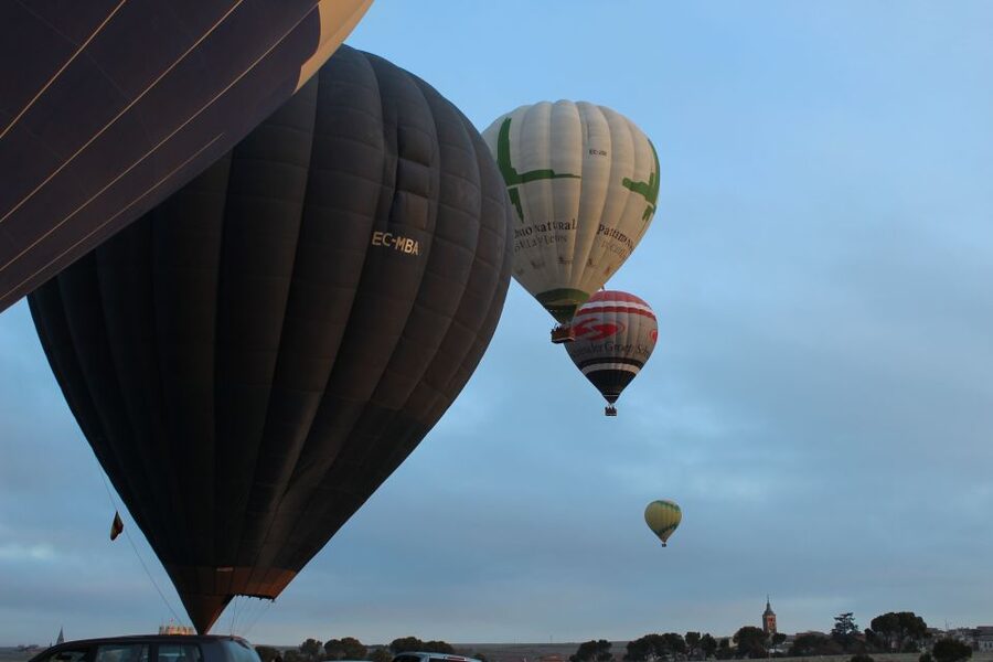 From Madrid: Hot Air Balloon over Toledo - The expert crew touch: why the commentary adds value