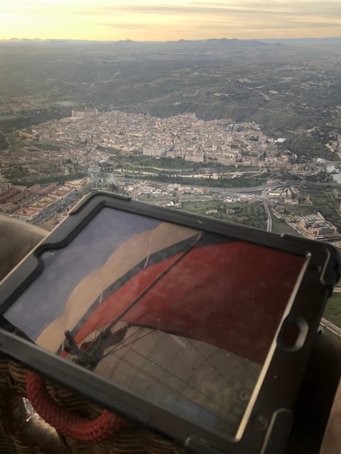 From Madrid: Hot Air Balloon over Toledo - Safety briefing and sunrise lift-off: what’s really happening