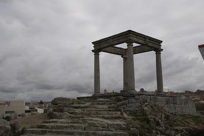 From Madrid: Official Guided Tour to Avila and Segovia - Meeting point at Gran Vía and the ride you’ll be grateful for