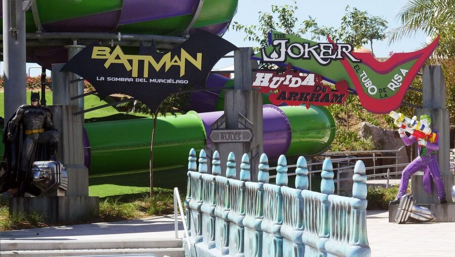 From Madrid: Parque Warner Beach Water Park & Transport - Family time vs thrill time: Wonder Woman and kids areas work best with a plan