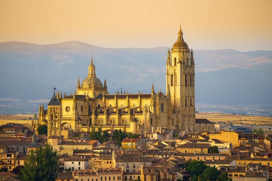 From Madrid: Segovia Highlights Private Half-Day Tour - Alcazar of Segovia: the Snow White connection that actually helps you watch