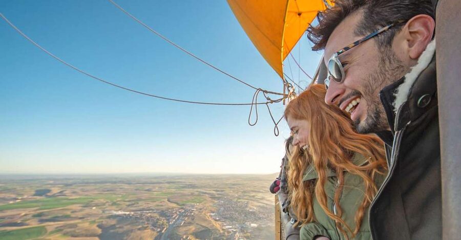 From Madrid: Segovia Hot Air Balloon - Segovia by balloon: how the 75 minutes plays out in real life