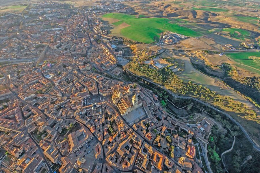 From Madrid: Segovia Hot Air Balloon - How the tour supports safety and makes the experience feel organized