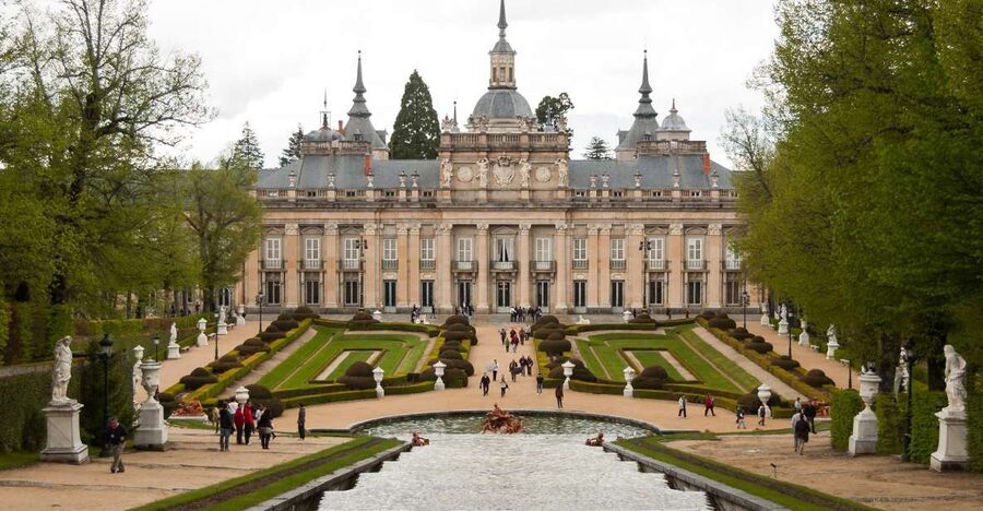 From Madrid: Segovia & La Granja Private Full-Day Tour - Royal Palace of La Granja: Baroque rooms plus sculpted fountains