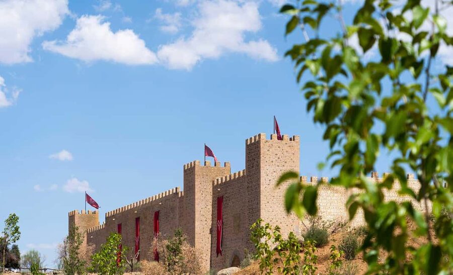From Madrid: Transfer & Entrance to Puy du Fou España - Getting the most from the schedule: walking, pacing, and seating