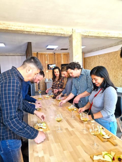 Gourmet Experience: Tasting of Spanish Cheeses and Wines - Language Options: Comfort Matters When You’re Learning to Taste