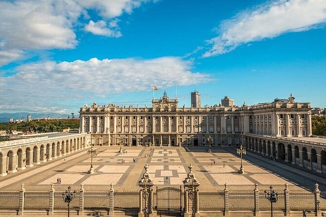Guided Tour in Madrid's Royal Palace - Food planning and practical comfort inside the palace