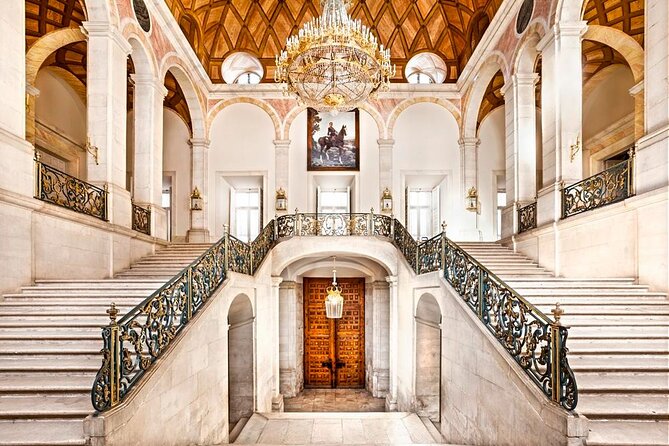 Guided tour of the Royal Palace of Aranjuez - Entering the Royal Palace: The Best Part Is the Room-to-Room Stories