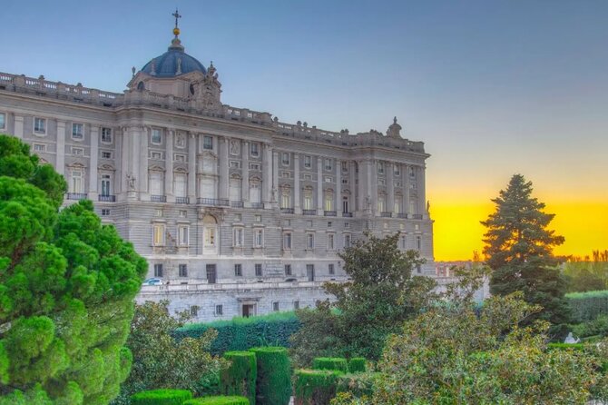 Guided tour to the Royal Palace of Madrid - Royal Palace Reality Check: 3,000 Rooms and Why It Still Matters