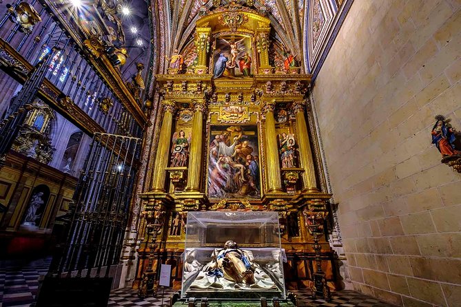 Guided visit "Meet the Lady of the Cathedrals" / Guided Visit to Cathedral - The claustro story: why a cloister can feel like history made physical