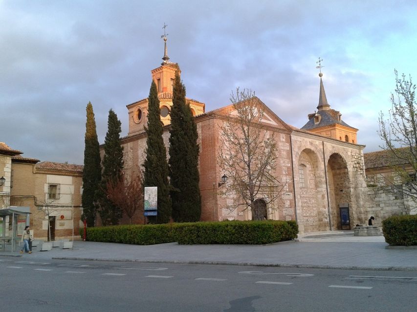 Half-Day Trip from Madrid: Alcalá de Henares & Winery Visit - The University of Alcalá (1499) and Palacete de Laredo