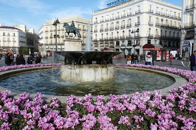 Highlights of Madrid - Small Group Walking Tour - Puerta del Sol: the symbolic start that teaches you how Madrid ticks