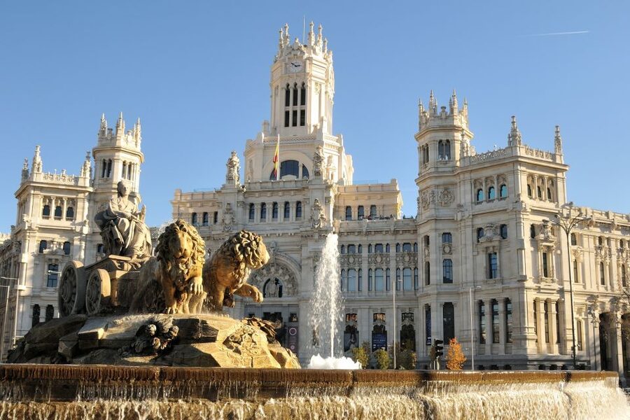 Highlights of Madrid: Walking Tour with Private Guide - Guides and languages: what matters when it’s private