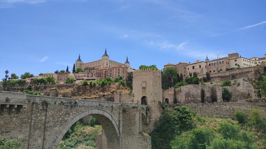 Historic Toledo: Cathedral and Museums in groups of maximum 10 people. - Plaza de Zocodover Start: Easy to Find, Faster to Settle In