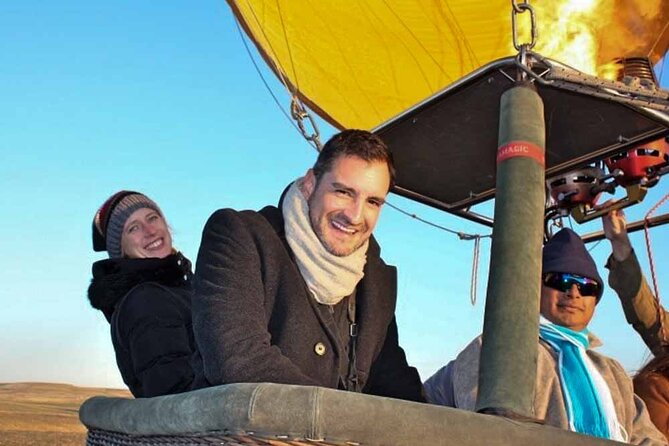Hot Air Balloon over Segovia with Optional Transfers from Madrid - What happens during the 1-hour flight (and how it stays calm)