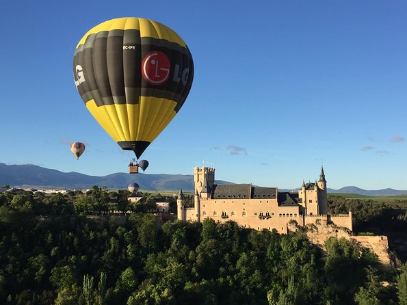 Hot-Air Balloon Ride over Segovia with Optional Transport from Madrid - Safety and comfort: what to prepare so you can enjoy every minute