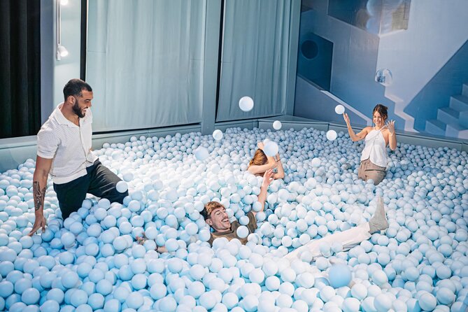 IKONO: a Unique Sensory and Photographic Experience - IKONO Madrid: an interactive art stop that you can actually use