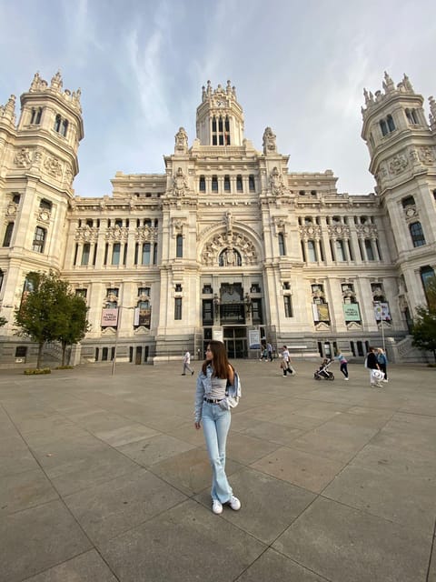 InstaSpots: tour of the most photographable spots in Madrid - Puerta del Sol and Plaza Mayor: The Heart Stops You Can Actually Cover