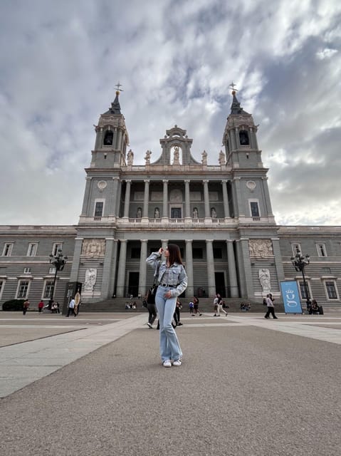 InstaSpots: tour of the most photographable spots in Madrid - Cibeles Fountain and Gran Vía: From Classic Landmark to City Energy