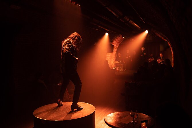 Intimate Flamenco Show & Spanish Drink in Madrid at La Carmela - What makes this flamenco show feel special in Madrid