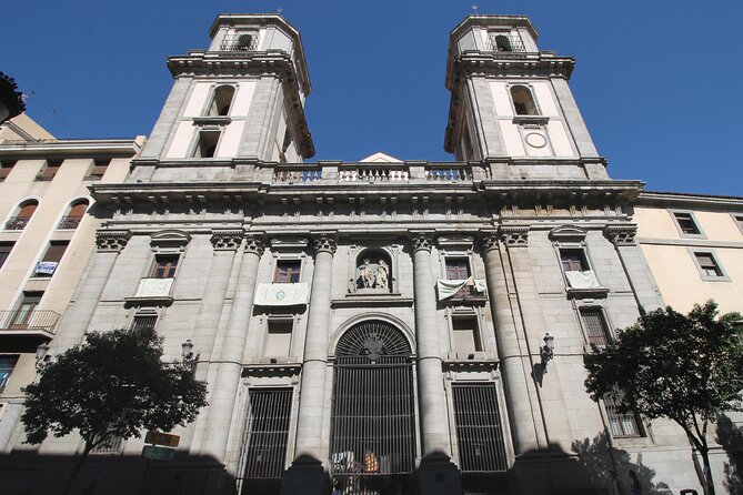 La Latina to Madrid Guided Tour with Breakfast - Tirso de Molina Square area: flowers, wholesalers, and local texture