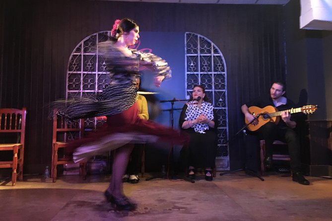 Local Flamenco Show with dinner at El Cortijo - Getting there without stress: metro, ride-share, and not losing time