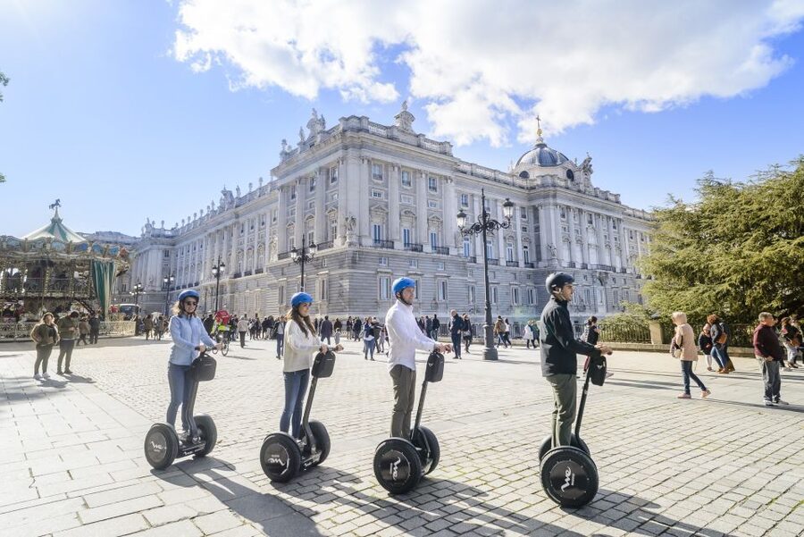 Madrid: 1.5-Hour Old Town Highlights Segway Tour - Getting started at Calle de la Escalinata: the training that makes it feel doable