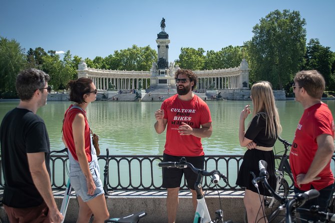 Madrid: 3 hour Guided Highlights Bike Tour with Optional Tapas - Bikes, helmets, and the “do I have to be a cyclist?” question