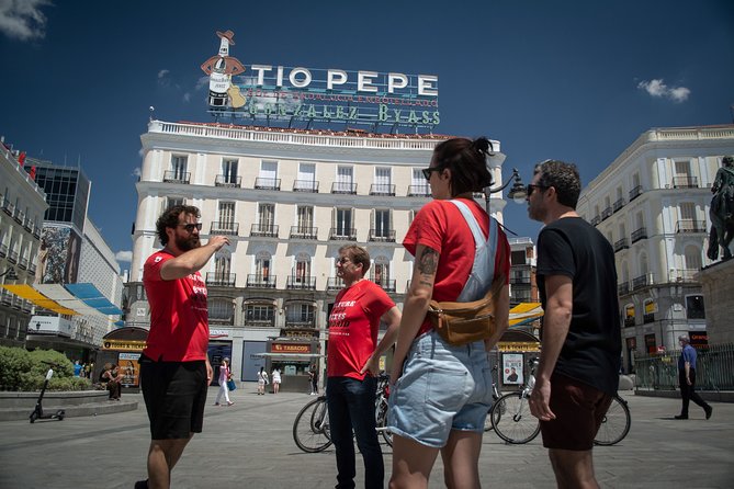 Madrid: 3 hour Guided Highlights Bike Tour with Optional Tapas - Plaza de la Villa: old city power, the Inquisition, and Sephardic exile