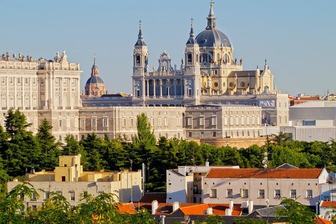 Madrid Airport MAD Round-Trip Private Transfer in Luxury Van - Waiting time that actually protects your schedule