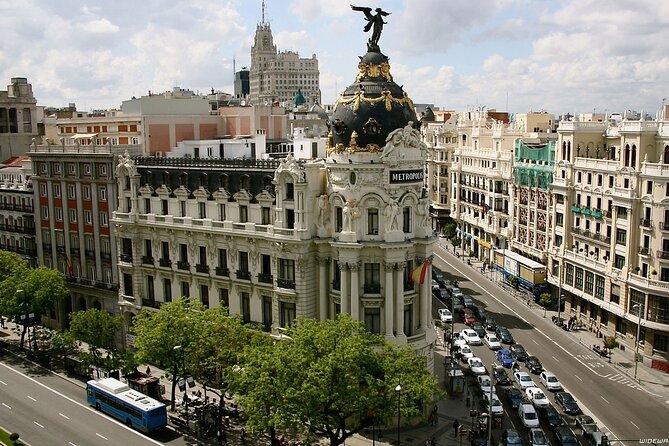 Madrid Airport MAD Round-Trip Private Transfer in Luxury Van - Timing, meeting point, and how you should prepare