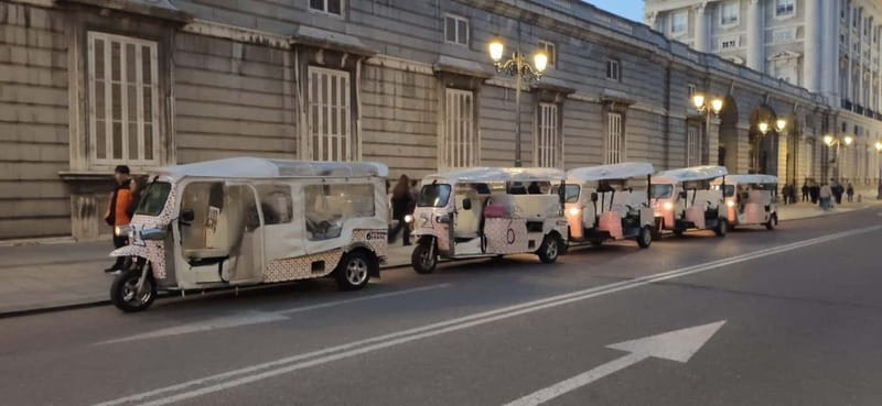 Madrid: All in One Sightseeing city tour (3 hours) - Stop 1 and Stop 2: Palacio Real area and a quick photo break