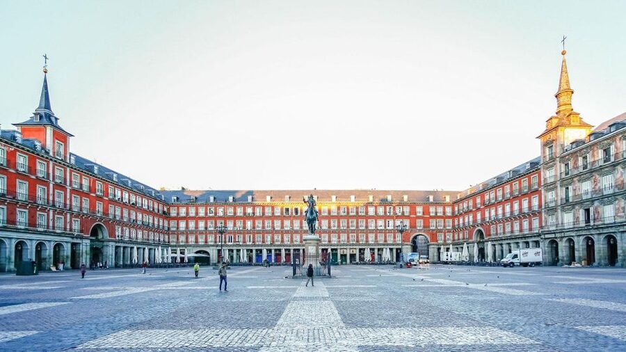 Madrid Audioguide - TravelMate app for your smartphone - Two common headaches to plan around
