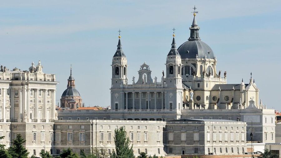 Madrid Audioguide - TravelMate app for your smartphone - Who should book this Madrid TravelMate audioguide