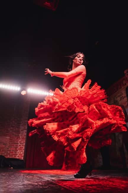 Madrid: Authentic Flamenco at Flamenco de Leones - Tapas and optional dinner: making it a full evening meal