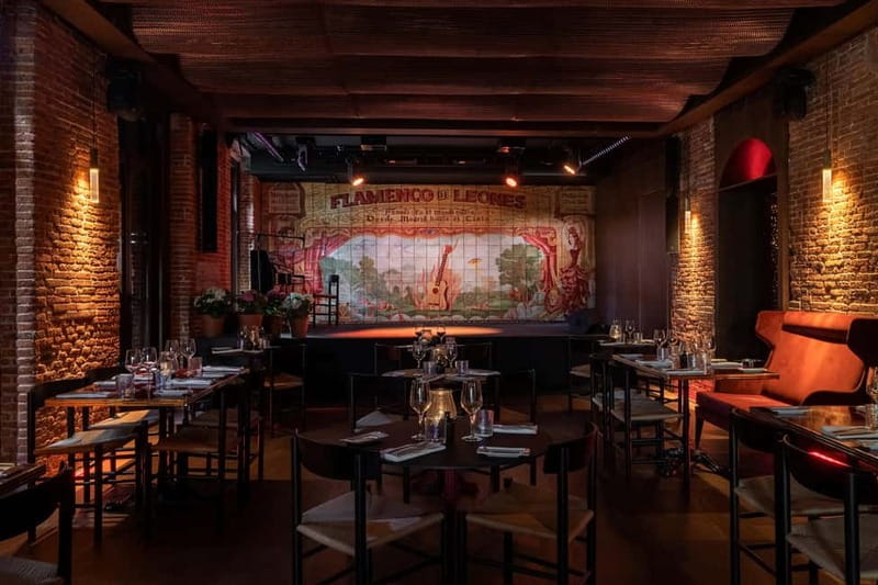 Madrid: Authentic Flamenco at Flamenco de Leones - Dress code and practical tips for a smooth flamenco evening