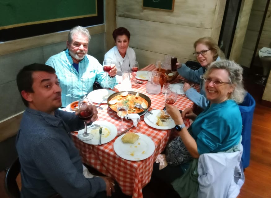 Madrid: Authentic Tapas Evening Tour with a side of History - The Guided History Stops That Don’t Feel Like School
