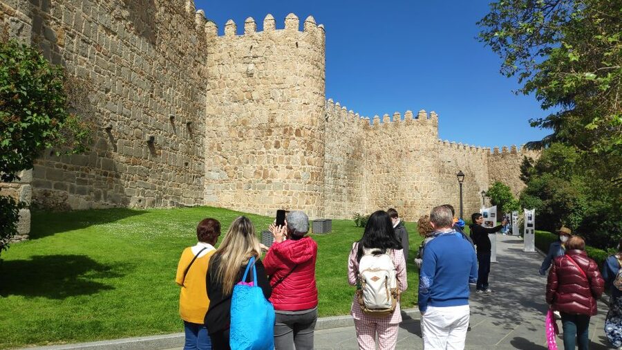Madrid: Avila and Segovia Day Trip with Tickets to Monuments - Alcázar of Segovia: The Castle-Palace That Looks Like It’s Sailing