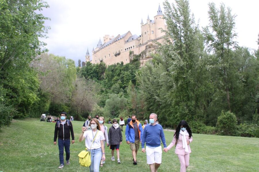 Madrid: Avila and Segovia Day Trip with Tickets to Monuments - Ávila Break Time: Included Aperitif, Then Real Free Time