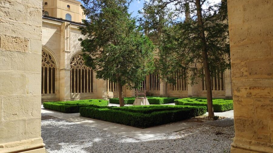Madrid: Avila and Segovia Day Trip with Tickets to Monuments - Segovia Cathedral: Gothic Scale With Renaissance Details